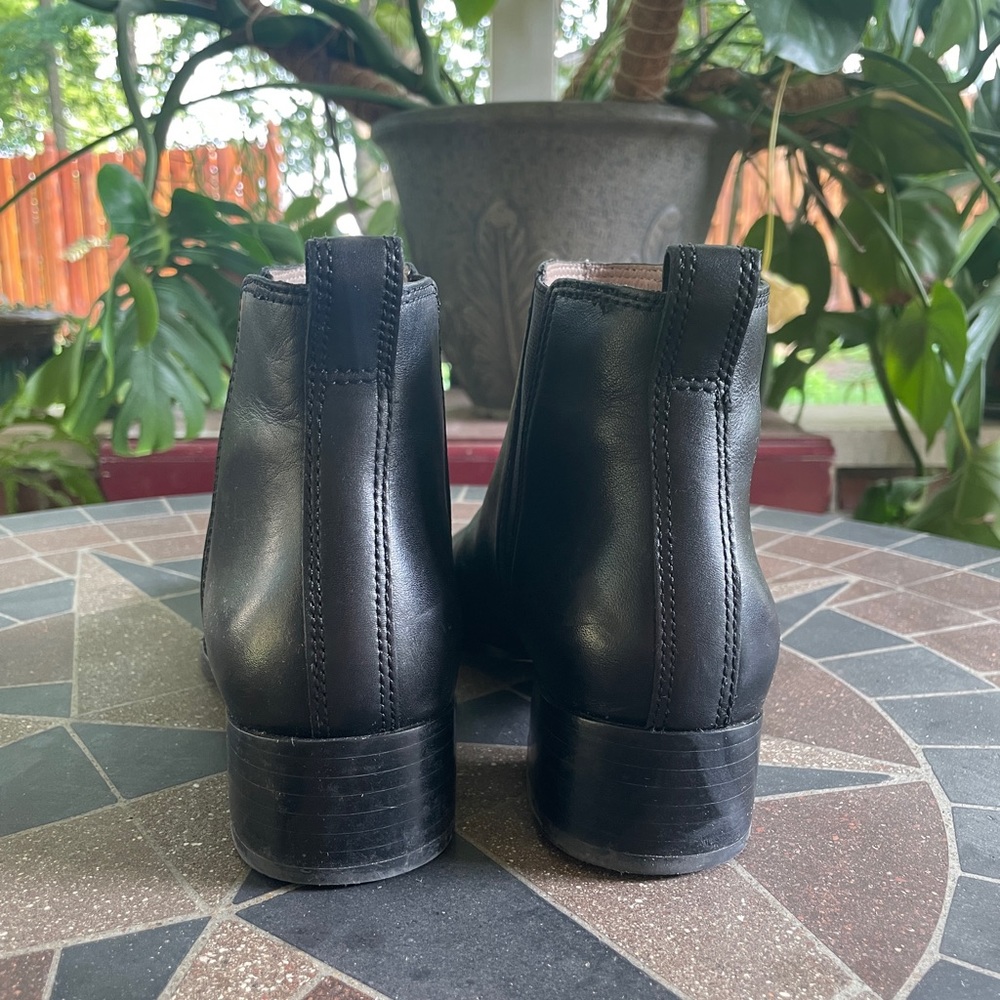 Madewell Ankle Chelsea Boots Size 7 in Black Leather - Picture 4 of 6